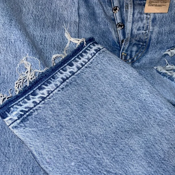 Levi's Ribcage Straight Ankle Ripped Denim Jeans in Light Blue, Size 25 X 27 NEW - Picture 13 of 16